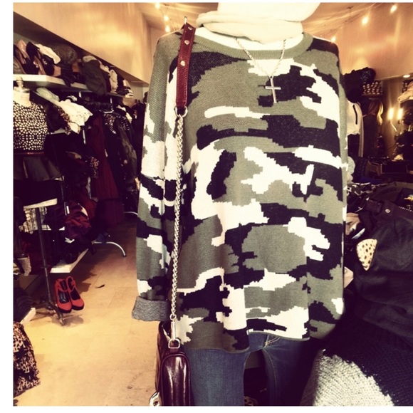 LF Camo Sweater - Picture 2 of 4